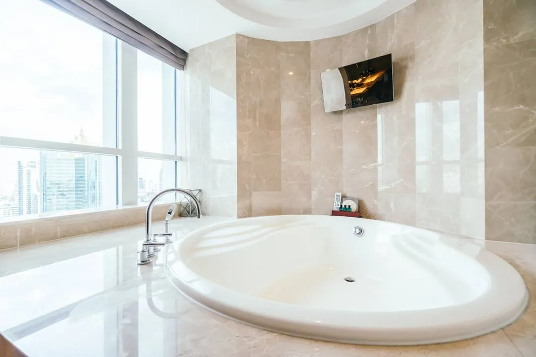 Jacuzzi Bath Remodel Cost Guide
